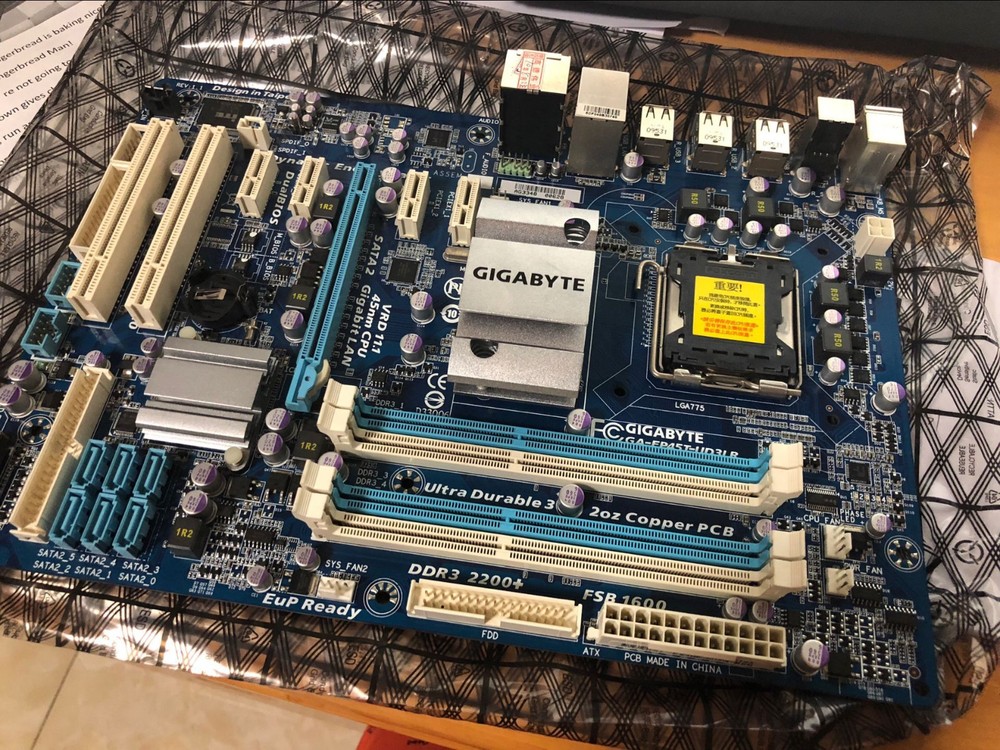 100% test GA-EP45T-UD3LR DDR3 P45 775 motherboard via DHL or Fedex fast shipping