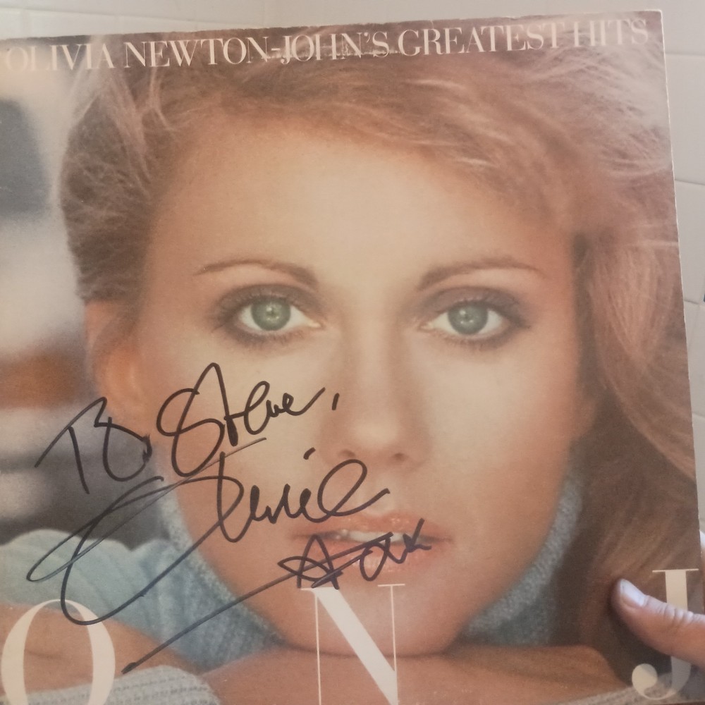 Signed Olivia-Newton John Album (Greatest Hits, 1977)!!