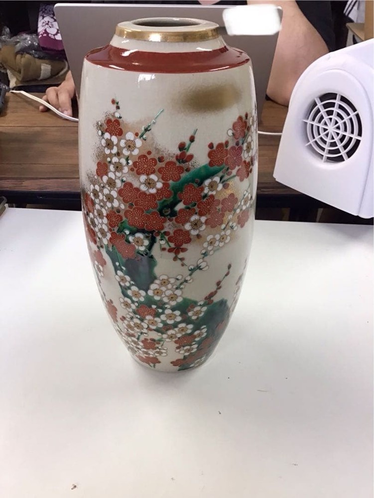 Kyoto Kutani Ware Flower Pattern Ceramic Vase White Red Tall Balloon Shape