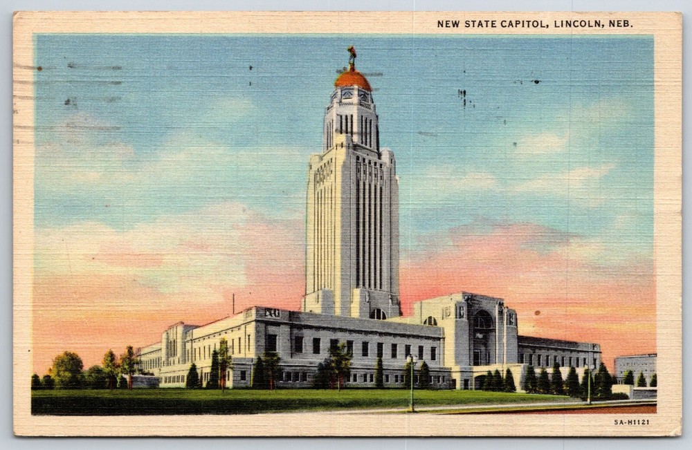 Lincoln Nebraska~New State Capitol Bldg Exterior View~PM 1944~Vtg Linen Postcard