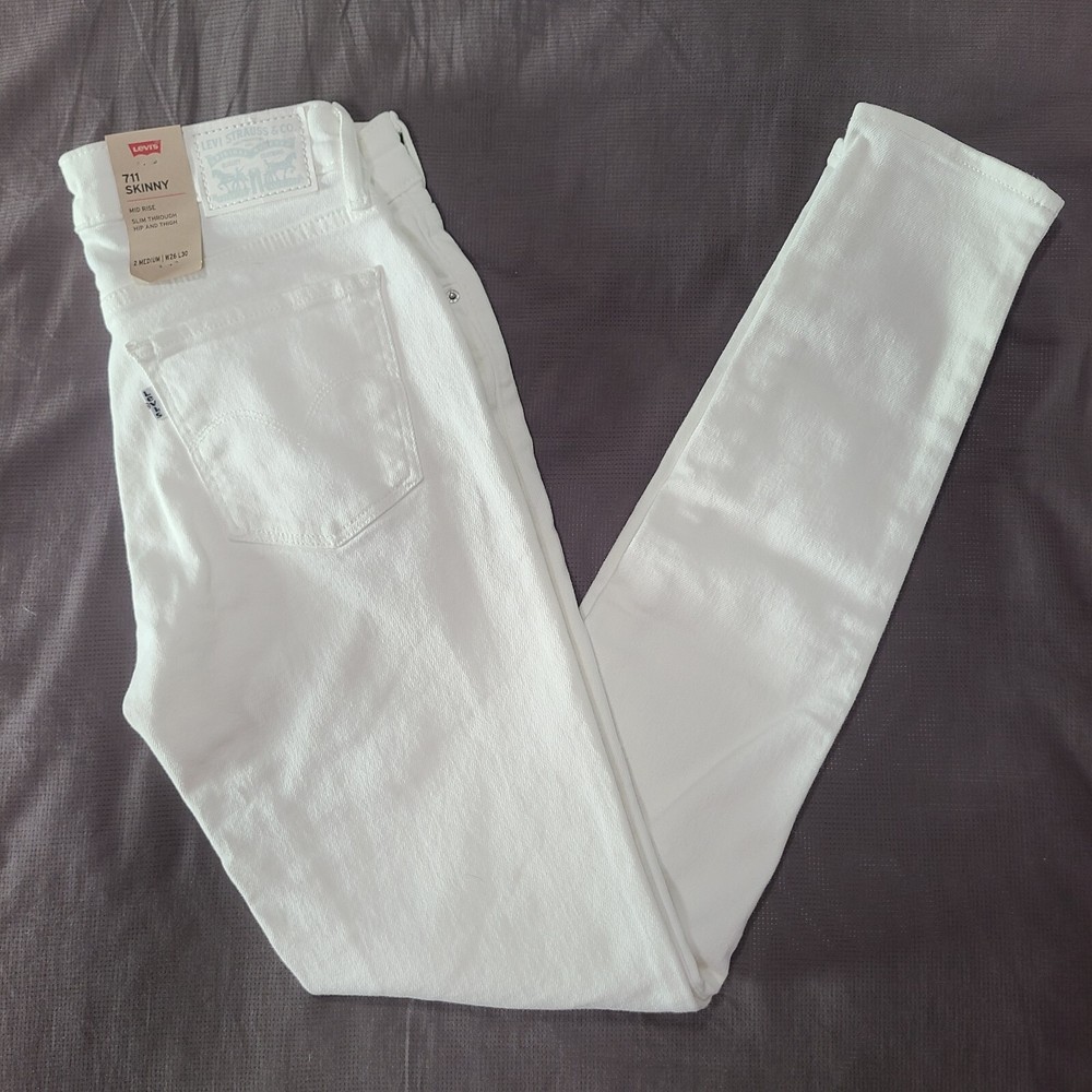New Women’s Levi’s 711 Skinny Jeans Mid Rise White Size 2 M W26