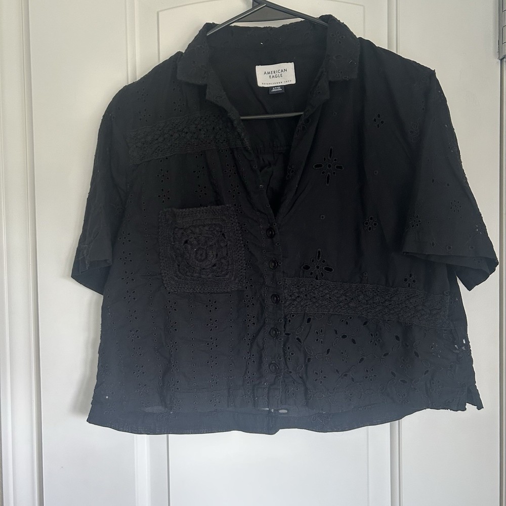 American Eagle Women’s Black Cropped Button Down Eyelet Short Sleeve Shirt - S