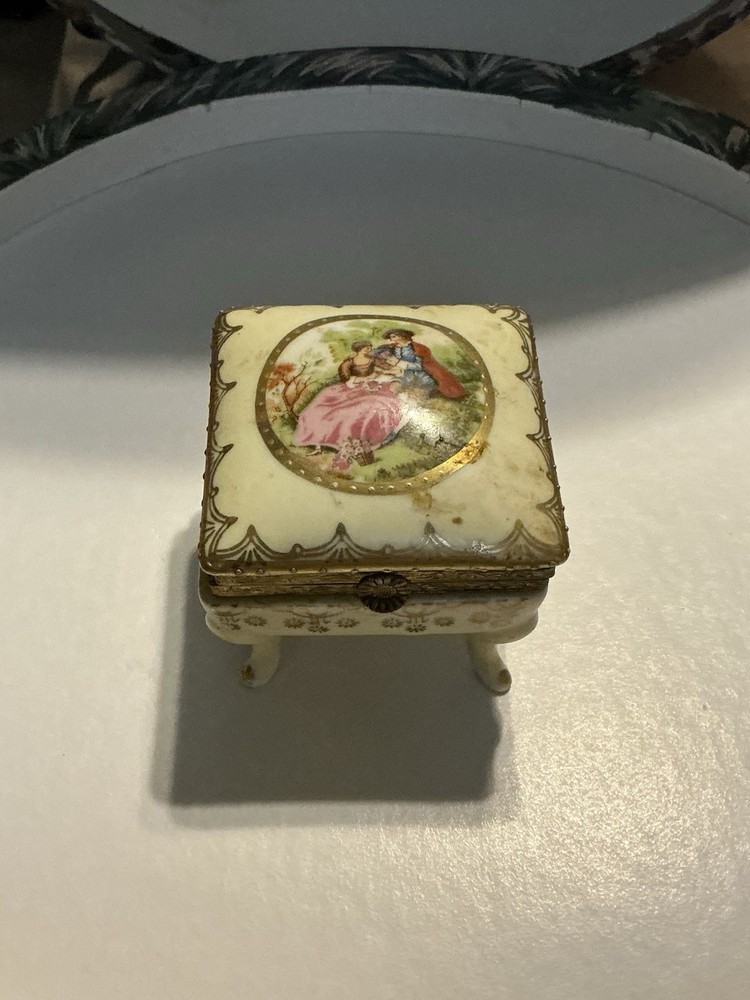 Vintage-Inspired Decorative Trinket Box for Jewelry Storage