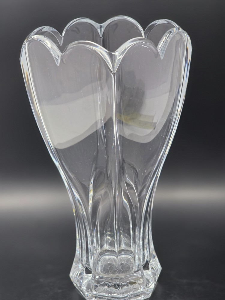 Vintage Clear Cut Crystal Vase – Scalloped Rim, Starburst Base, 8.5” Tall