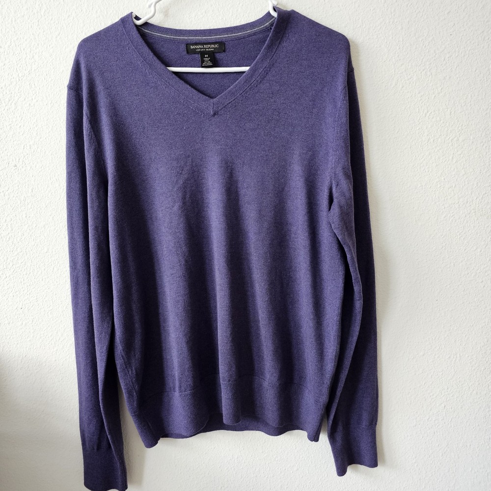 Banana Republic Luxury Blend Mens Sweater Size M Purple Silk Cashmere Preppy
