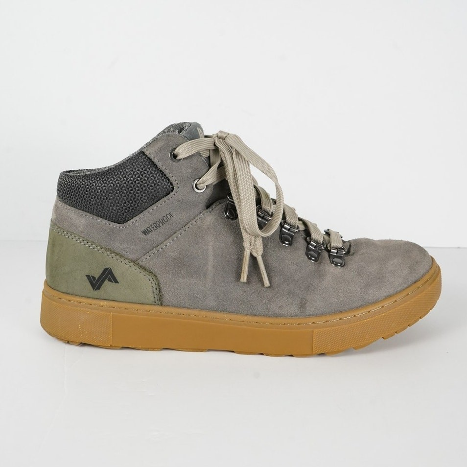 Waterproof Grey Suede Hiking Shoes for Women - Gorpcore Outdoor Style Size 8