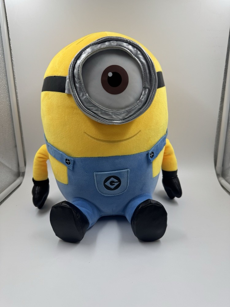 Despicable Me Minion Mayhem Universal Studios Stuart 12” Plush Stuffed Animal Ex