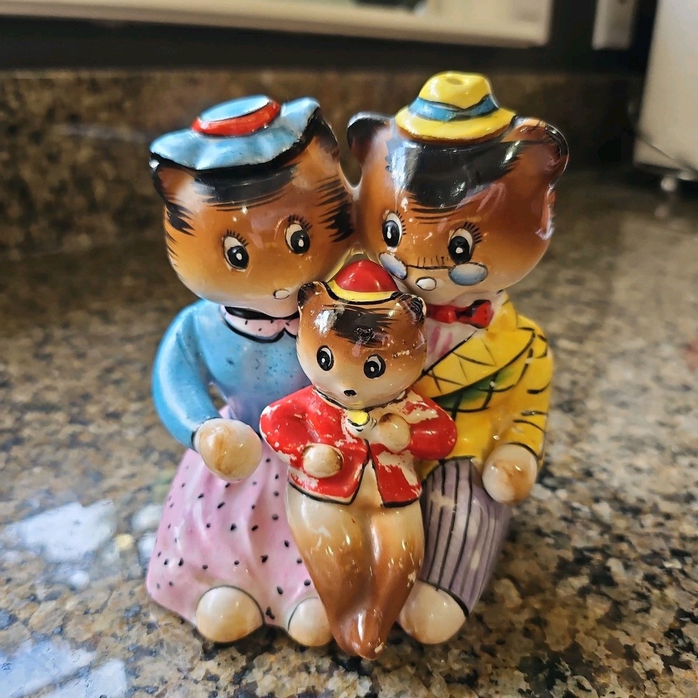 Vintage Anthropomorphic RARE Mom Dad Baby Bear Family Salt & Pepper Shaker AS IS