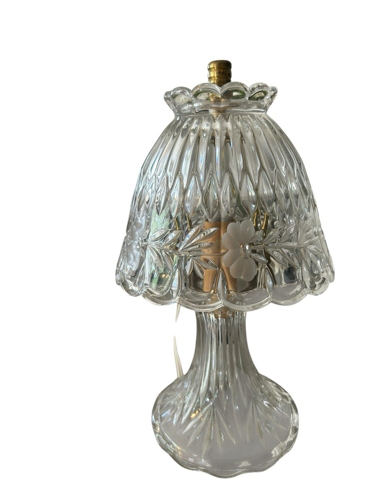 Vintage Princess House Heritage 24% Lead Crystal Parlor / Boudoir Table Lamp