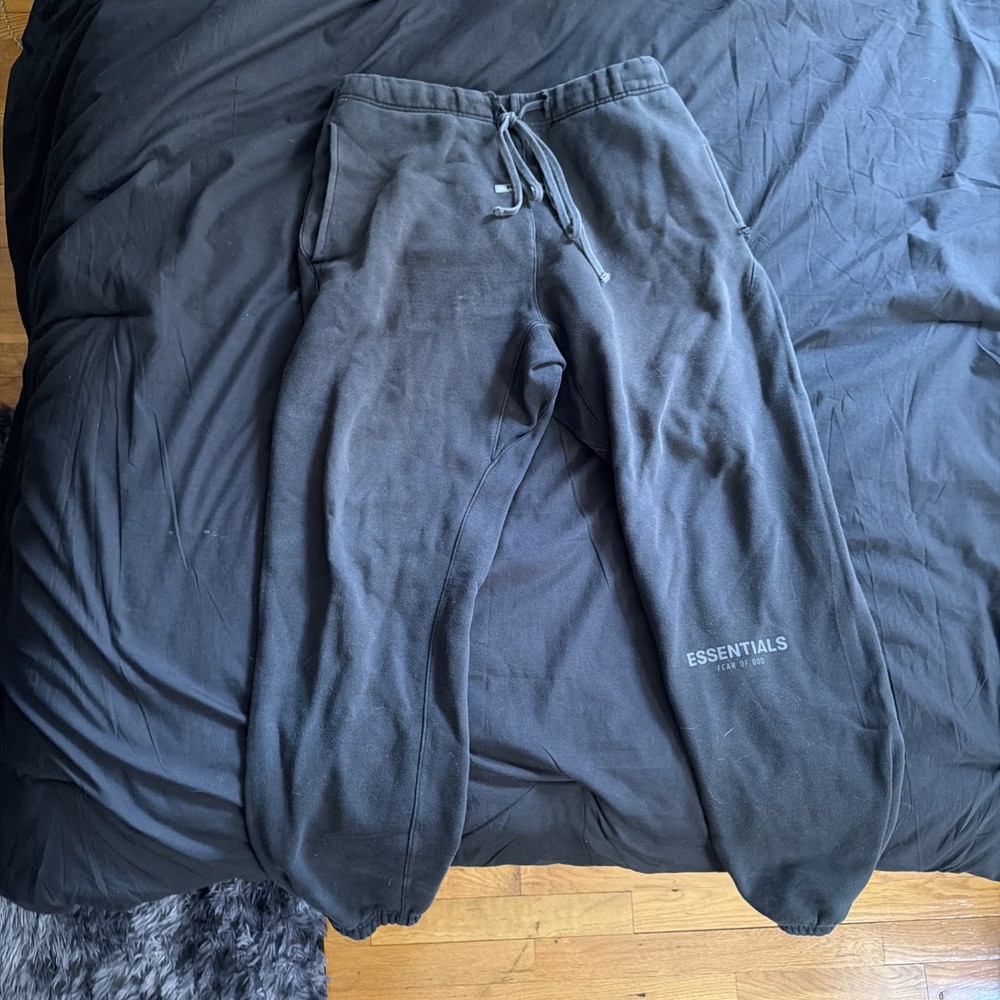 Fear of God Essentials Black Fleece Sweatpants Men's Size M Tapered Drawstring