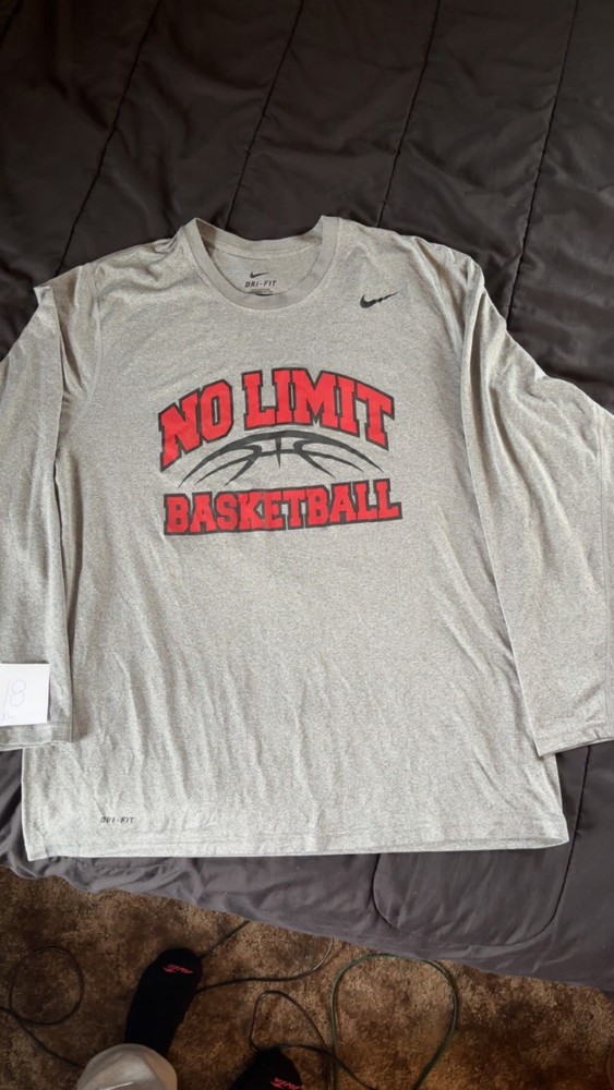 Nike Dri-FIT Basketball Shirt XL Gray Men's Long Sleeve Crew Neck Pullover
