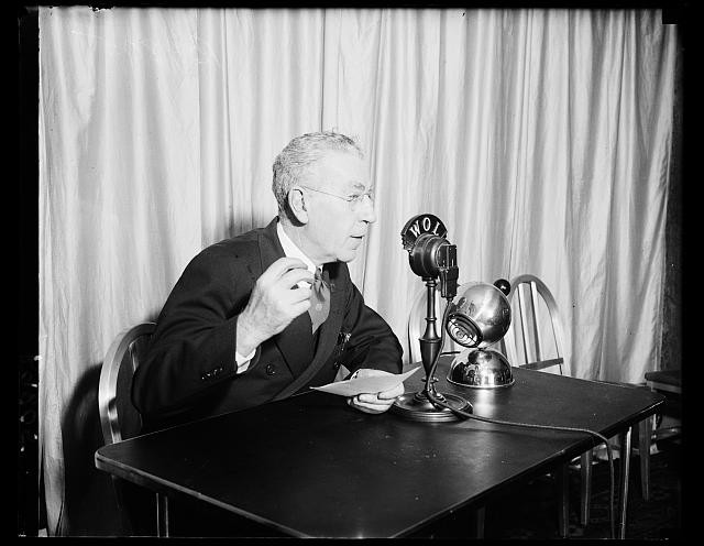 Photo:1930s Radio Broadcast Man at Microphone Studio Portrait