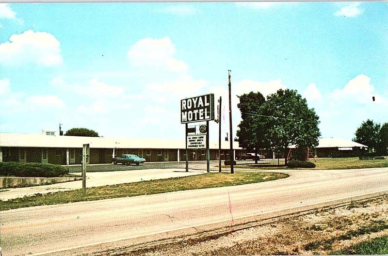 Postcard MOTEL SCENE Geneseo Illinois IL m/09 AI7689