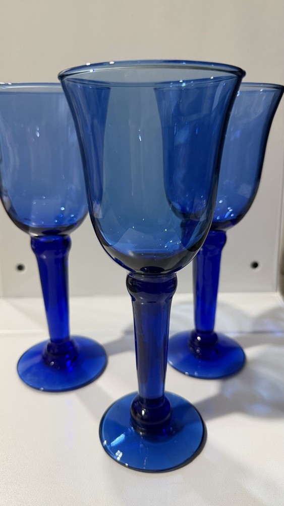 Set of 3 Blue Glass Wine Glasses Decorated 6 oz 8 in Tall 3 in Rim