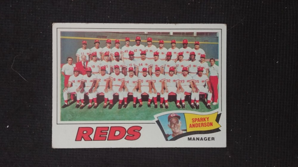 1977 Topps Baseball card # 287 Reds Team Card  ( G to VG )