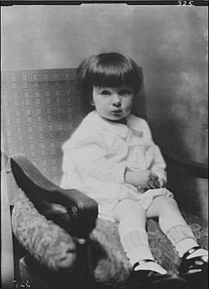 Photo:Evelyn Nesbit Thaw Son Portrait 1913 Boy Child Studio Photo