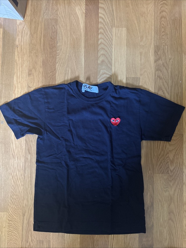 Comme Des Garcons Shirt Mens Small Black Play Red Heart Logo Tee Short Sleeve
