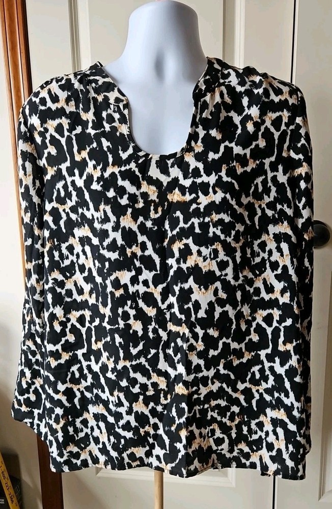 CATO Est. 1946 Leopard Print Long Sleeve Roll Tab Cuff V-Neck Top Womens Size XL