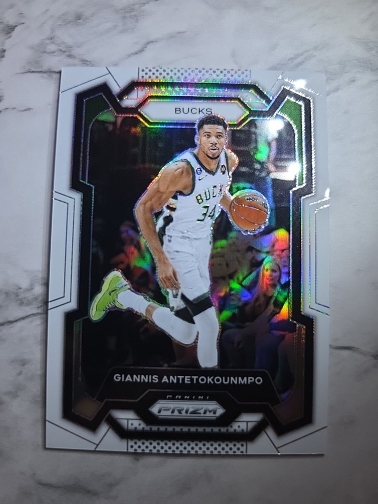 2023-24 Panini Prizm Giannis Antetokounmpo WHITE PRIZM #/175