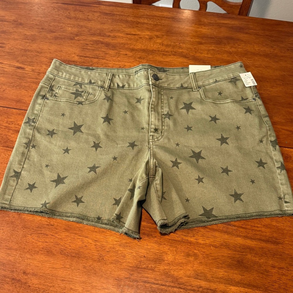 NWT Maurices Star Print High Rise Denim Shorts Olive Green 20W 20 Grunge Indie