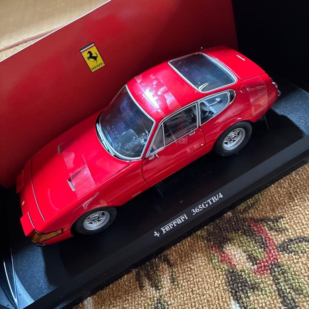 Ferrari 1:18 365GTB4 Daytona Kyosho Diecast Model Used Wrinkled Box