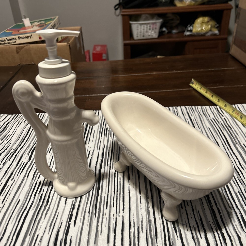 Maileg miniature ceramic clawfoot tub soap dish/ Water Pump Soap Dispenser