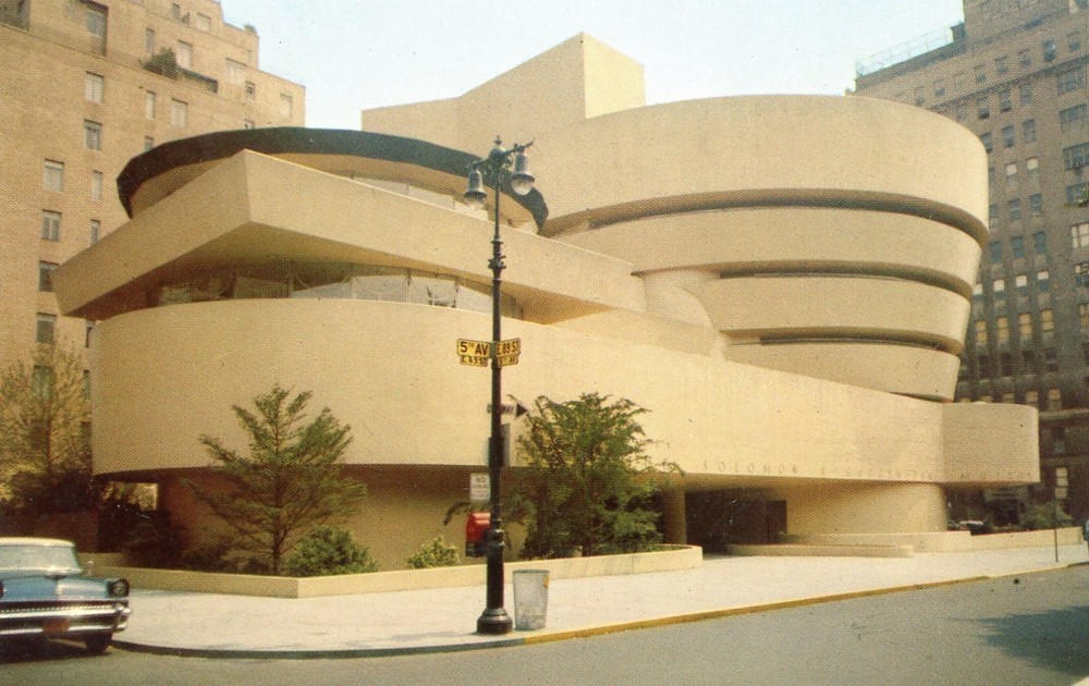 Guggenheim Museum, Frank Lloyd Wright Design, New York City, UNP, VG --POSTCARD