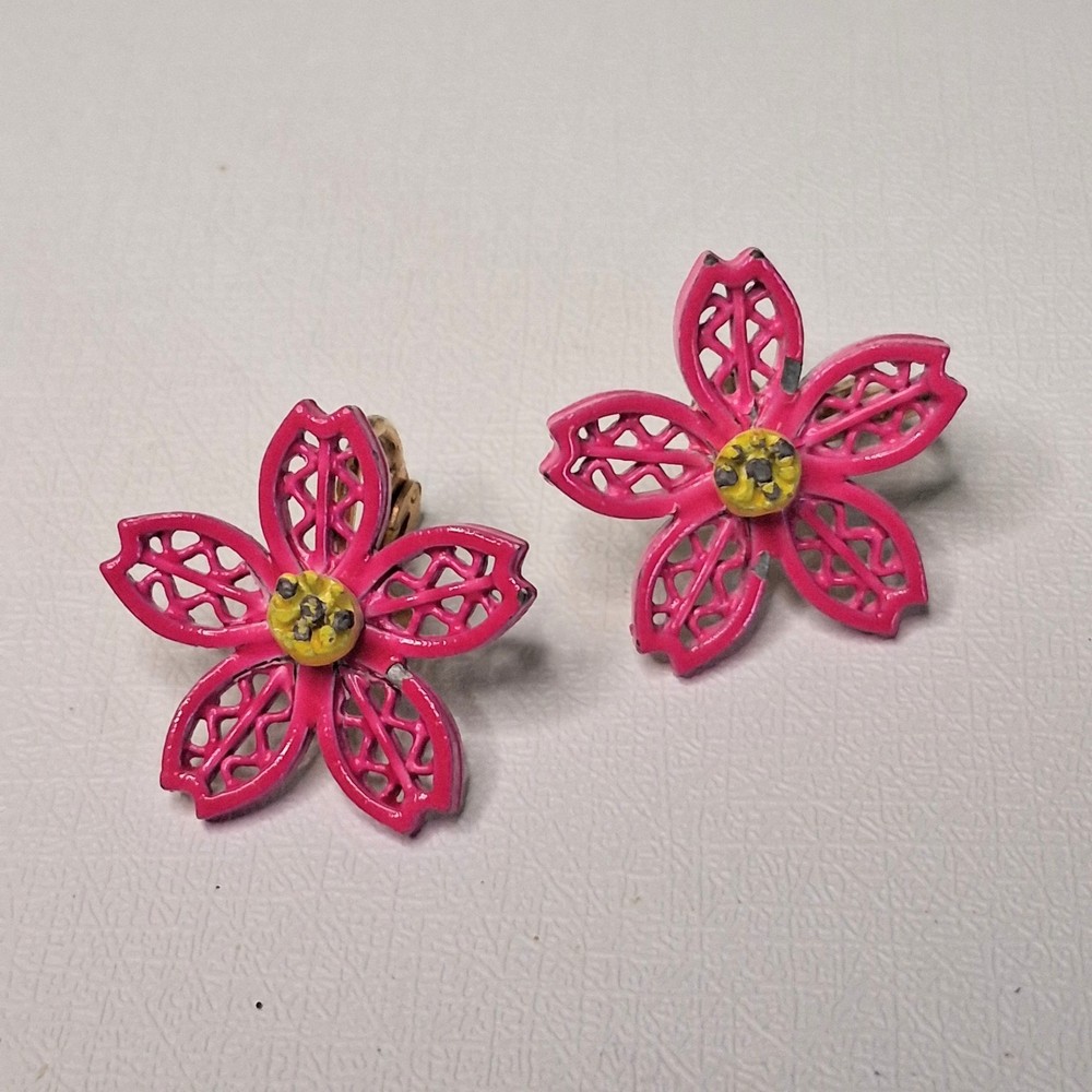 Vintage Hot Pink Enamel Flower Earrings Mod 1960s Filigree Openwork Clip On