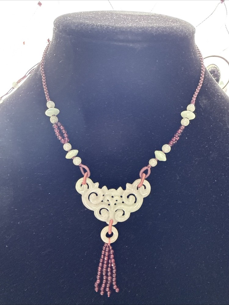 vintage jade pendant necklace