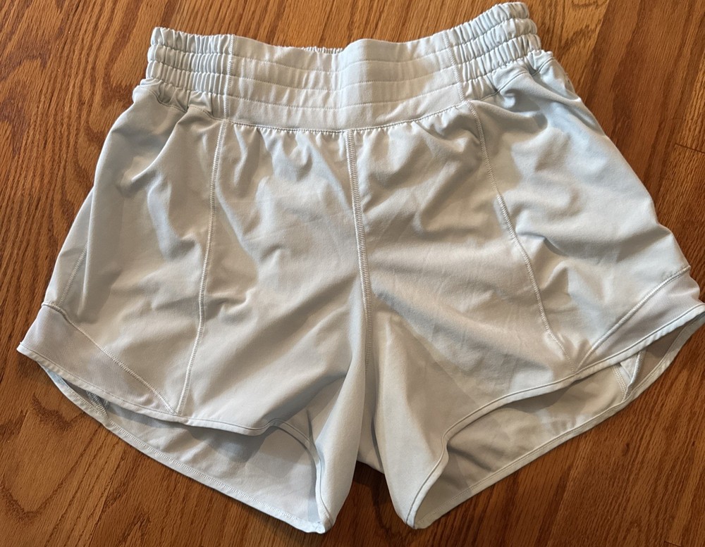 Lululemon Women’s Hotty Hot Shorts Lined Light Blue Sz 6 Athleisure Activewear