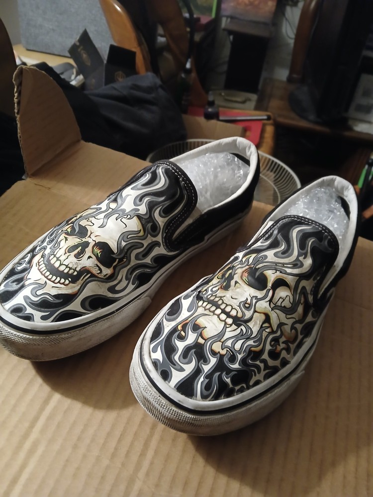 VANS Men's Slip-On Skull Graphic Canvas Vans Shoes US Size 7 in men's 8.5 womans