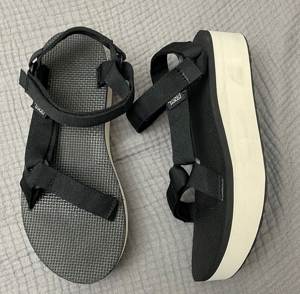 Teva Universal Flatform Black & White Sandals Women’s Sz 9 NEW