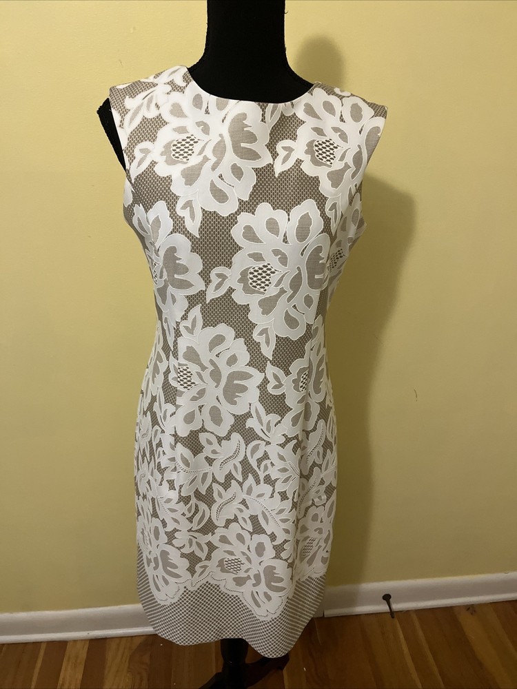 Sandra Darren Dress Size 6 Sleeveless Floral Beige In Perfect Condition