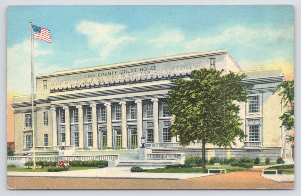 Cedar Rapids Iowa~Linn County Courthouse~Linen Postcard