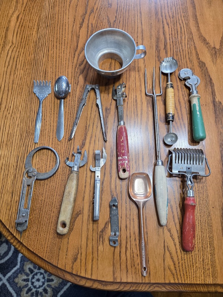 Vintage Kitchen Tool Lot with Can Openers & Pasta Cutter