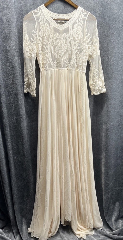 J & L Maxi Dress Woman’s Size Medium Embroidered Flowers Against Sheer Ivory