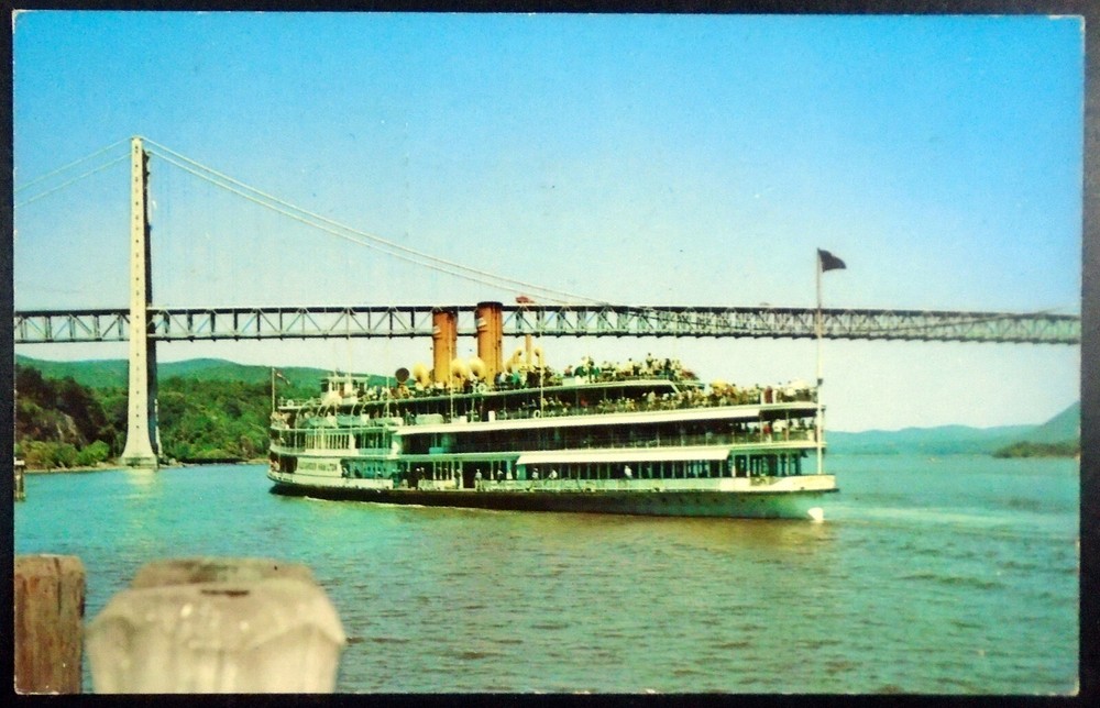 Hudson River Day Line Steamer “Alexander Hamilton”, Hudson River, New York