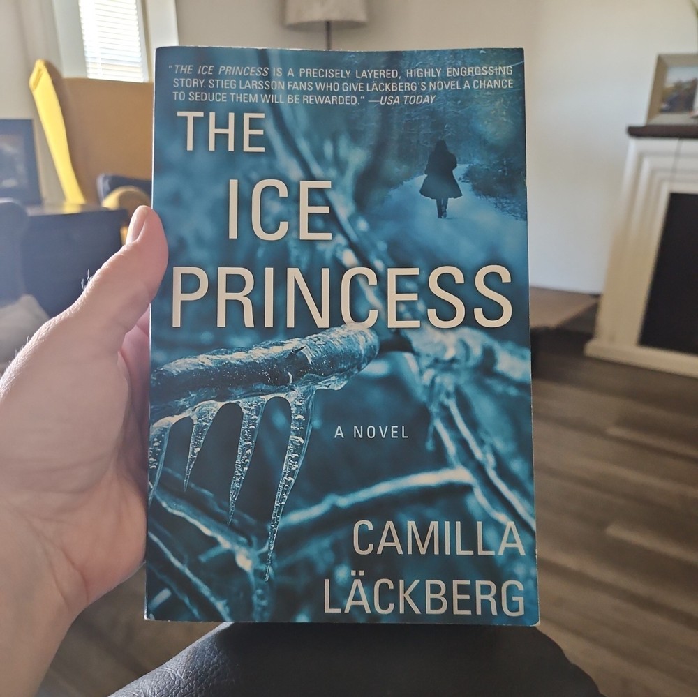 Ice Princess : A Novel by Camilla Läckberg (2011, Trade Paperback)