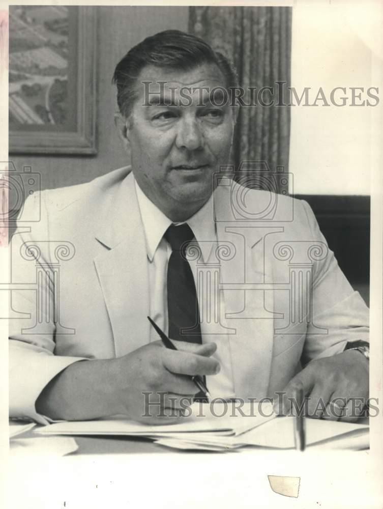 1984 Press Photo Alexander Levine, Executive Director of NYS Thruway Authority