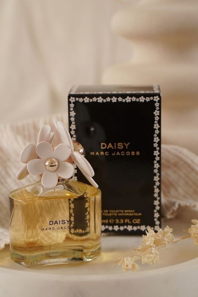 Marc Jacobs Daisy by Marc Jacobs 3.4 oz EDT Perfume for Women New In Box