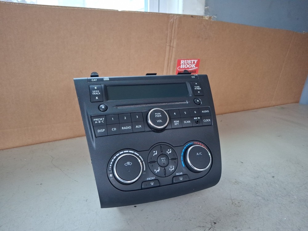 2009 Nissan Altima AM FM CD radio receiver 28185 ZN40A