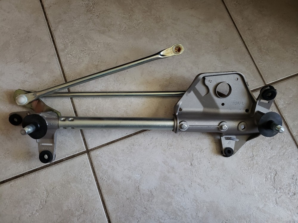 03-07 Honda Accord Front Windshield Wiper Linkage Assembly