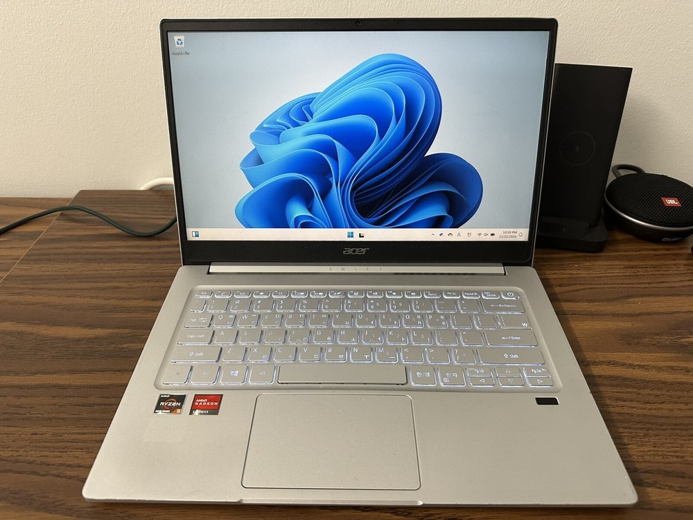 Acer Swift 3 14 FHD Laptop AMD Ryzen 7 4700U 8GB RAM 512GB SSD WiFi 6 Backlit Keyboard Fingerprint Reader Renewed-image