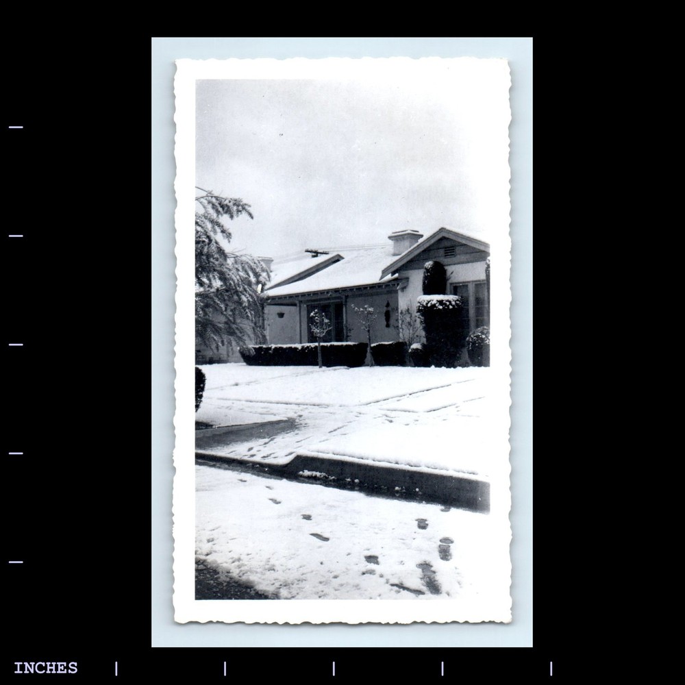 Old Vintage Photo SNOW WINTER SCENE HOUSE FOOTPRINTS