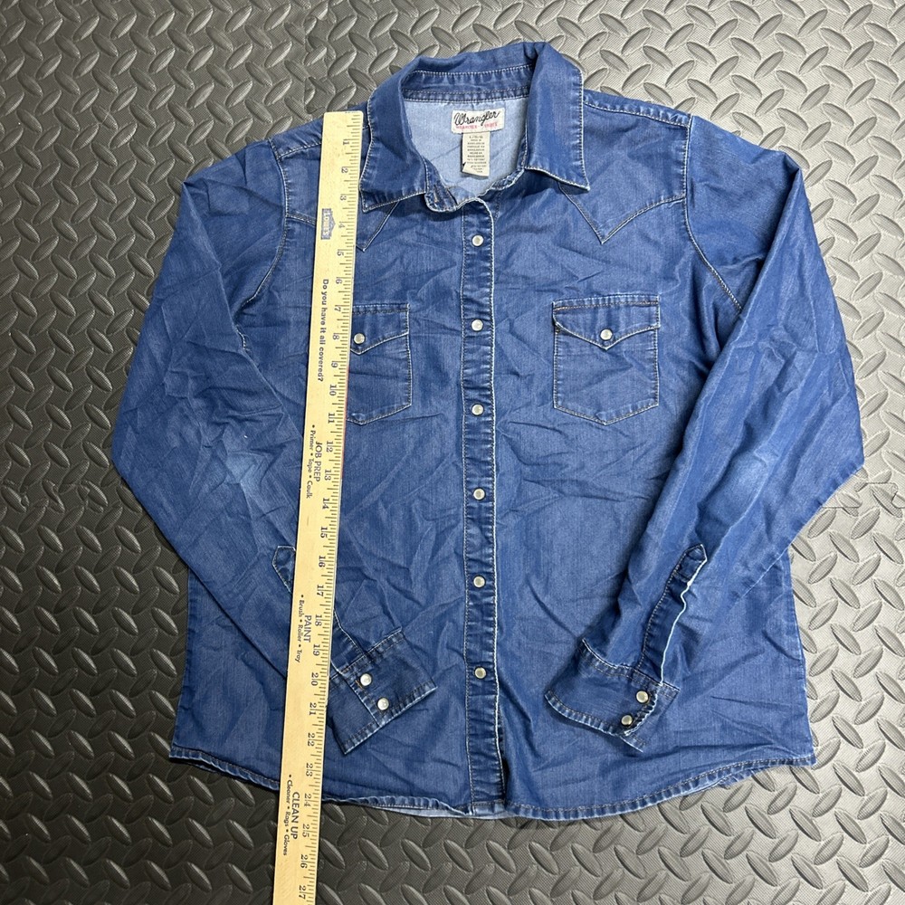 Wrangler Wrancher Pearl Snap Women’s Size Large Blue Denim Stretch Shirt
