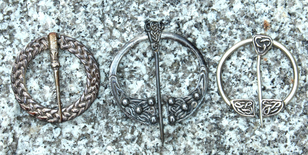 THREE! Vintage SCOTTISH Sterling Silver PENNANULAR BROOCHES 48g LOT AH