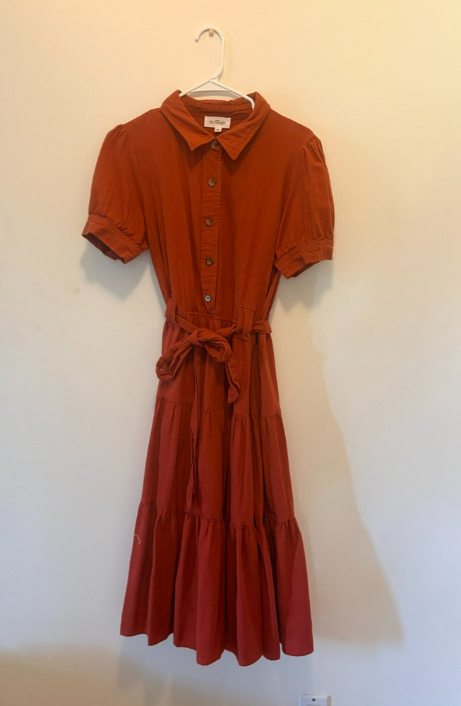 Maroon Kaileigh dress, size large. Calf length with pockets.