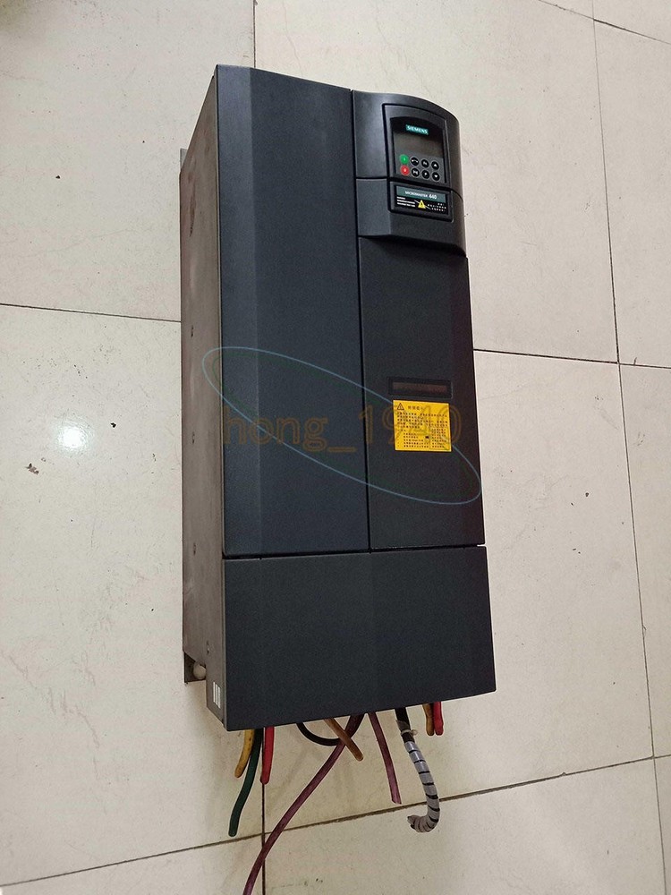 One Used Siemens Frequency Converter 6Se6440-2Ud33-0Eb1 6Se6 440-2Ud33-0Eb1