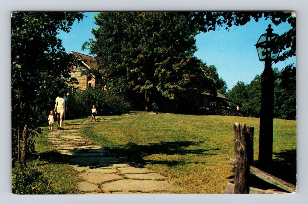 Nashville IN-Indiana, Brown County State Park, Abe Martin Lodge Vintage Postcard