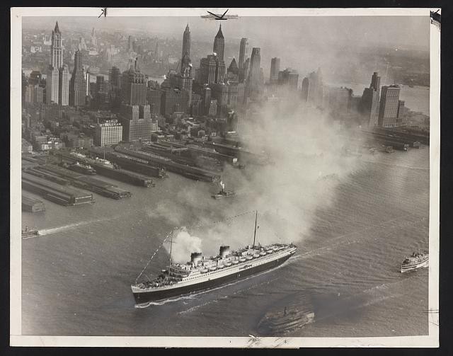 Photo:New York City 1932 SS Rex Italian Liner North River Aerial View